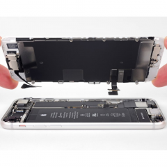 Заміна дисплея iPhone SE 3 (Копія)