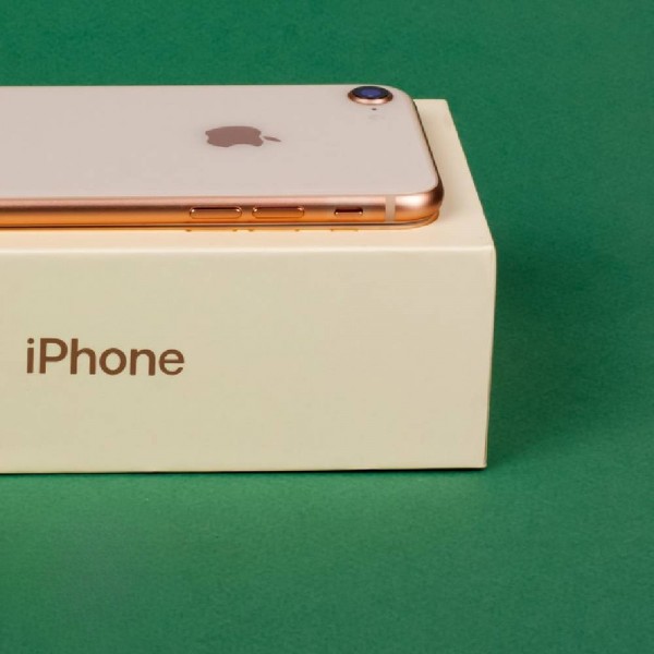 Б/У Apple iPhone 8 128Gb Gold