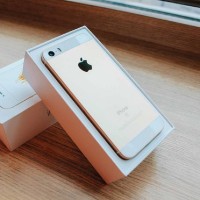 Б/У Apple iPhone SE 128Gb Gold