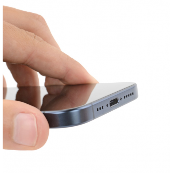 Чищення сіток динаміків iPhone 16 Pro Max