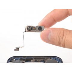 Чищення фронтальної камери iPhone 17 Pro