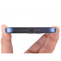 Чищення сіток динаміків iPhone 17 Pro Max