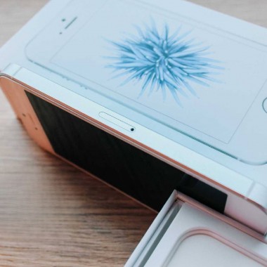 Б/У Apple iPhone SE 16Gb Silver
