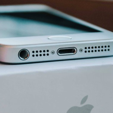 Б/У Apple iPhone SE 16Gb Silver