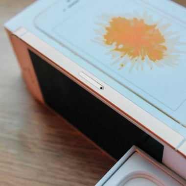 Б/У Apple iPhone SE 16Gb Rose Gold