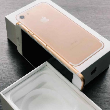 Б/У Apple iPhone 7 32Gb Gold