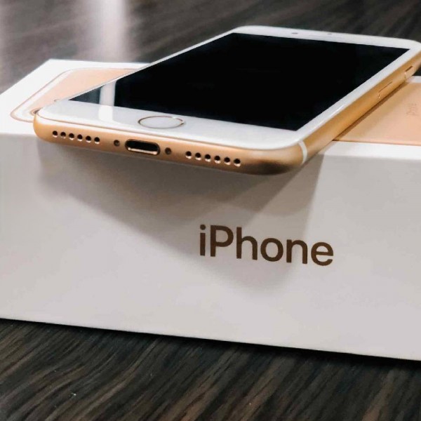 Б/У Apple iPhone 7 32Gb Gold