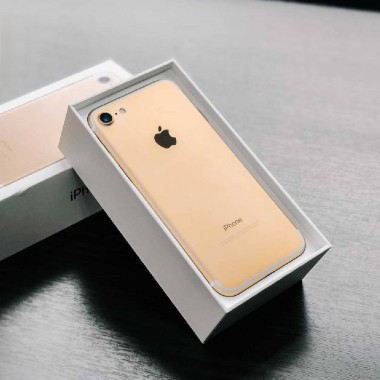 Б/У Apple iPhone 7 128Gb Gold
