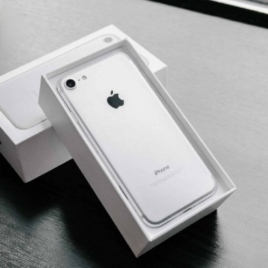 Б/У Apple iPhone 7 128Gb Silver