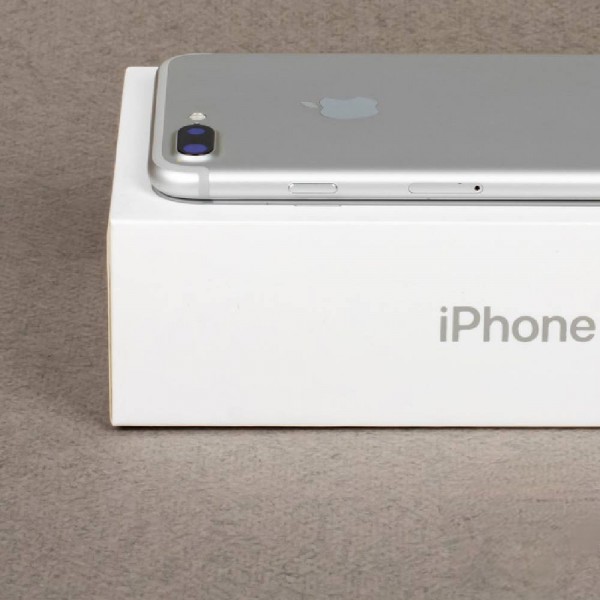 Б/У Apple iPhone 7 Plus 32Gb Silver