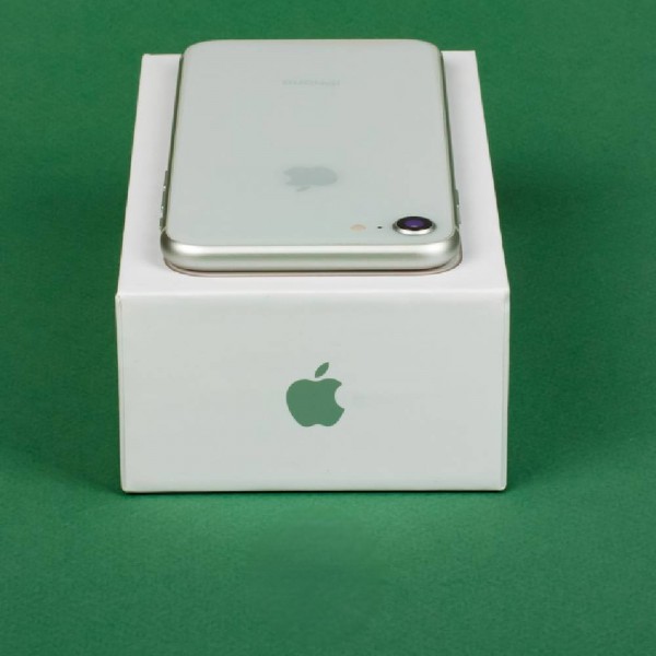 Б/У Apple iPhone 8 64Gb Silver